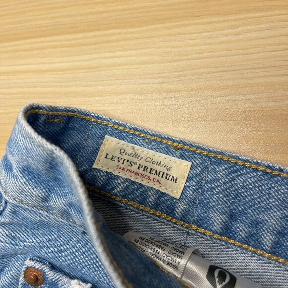 Levi 501® Original Fit High Rise Shorts - Picture 4 of 5